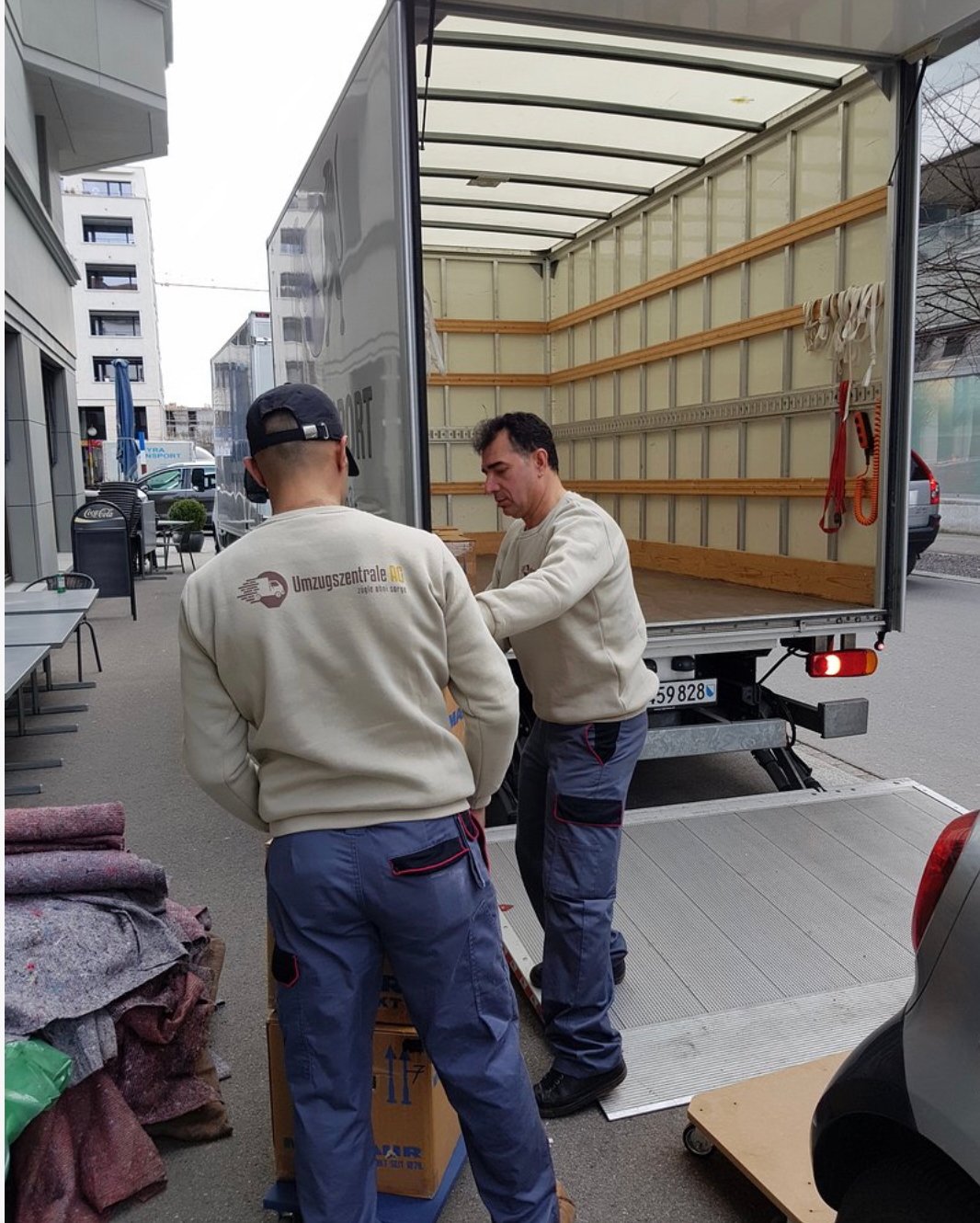 Umzugszentrale AG Full-Service Umzug fur Privatkunden, Umzug mit Zügelfirma für Firmenkunden